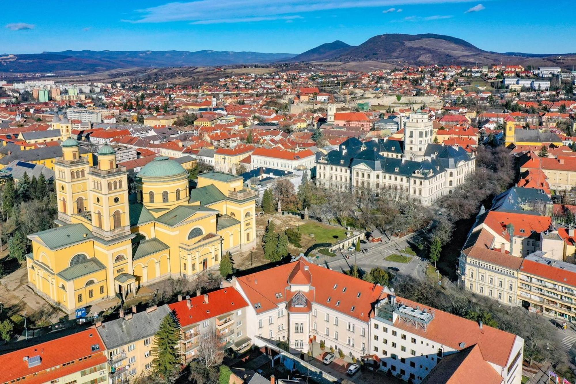 Eger Tower View Apartment Luaran gambar