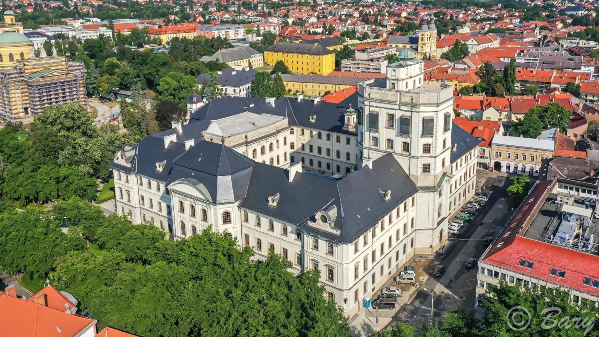 Eger Tower View Apartment Luaran gambar